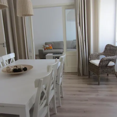 Old Town Apartment *